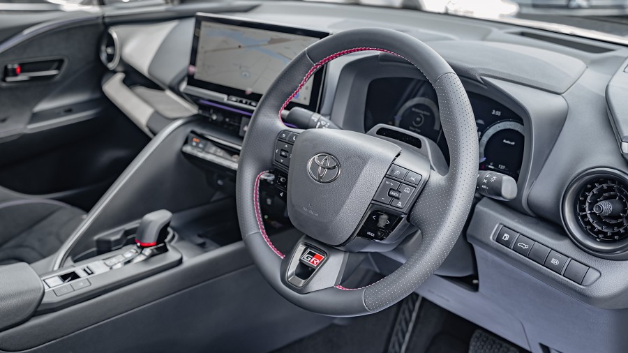 2025 Toyota C-HR 9