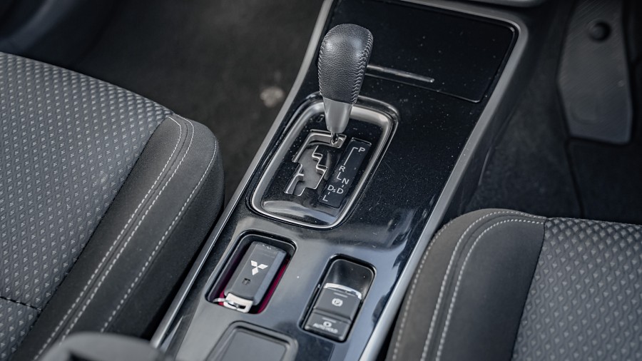 2021 Mitsubishi Outlander 18