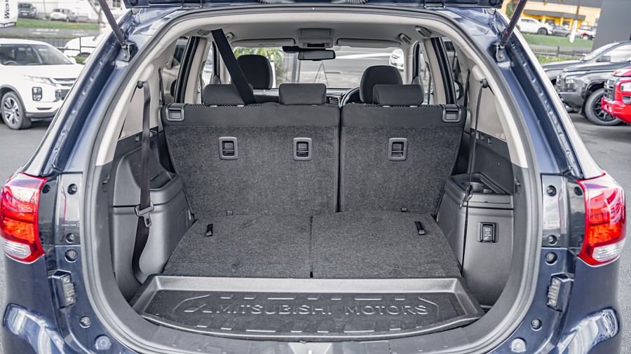 2021 Mitsubishi Outlander 19