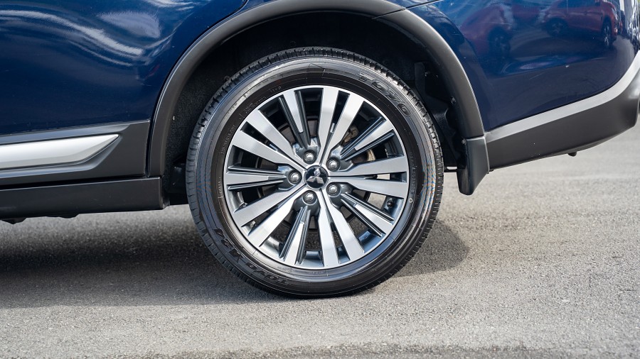 2021 Mitsubishi Outlander 7