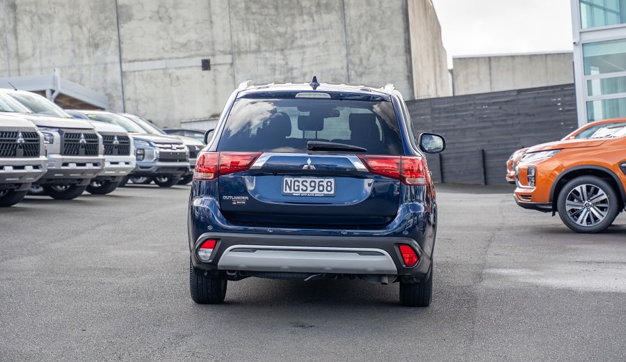 2021 Mitsubishi Outlander 4