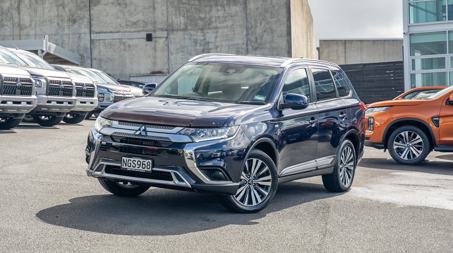 2021 Mitsubishi Outlander 1