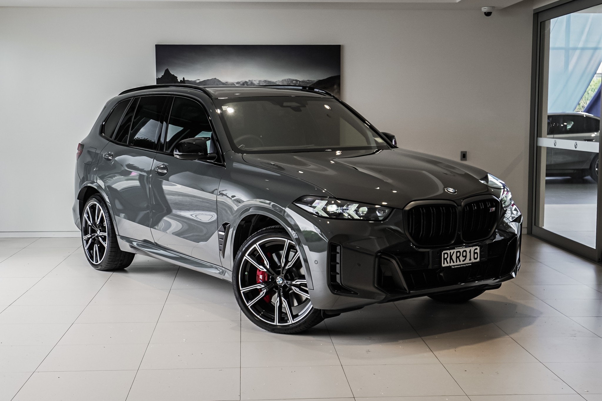 BMW X5 M60i