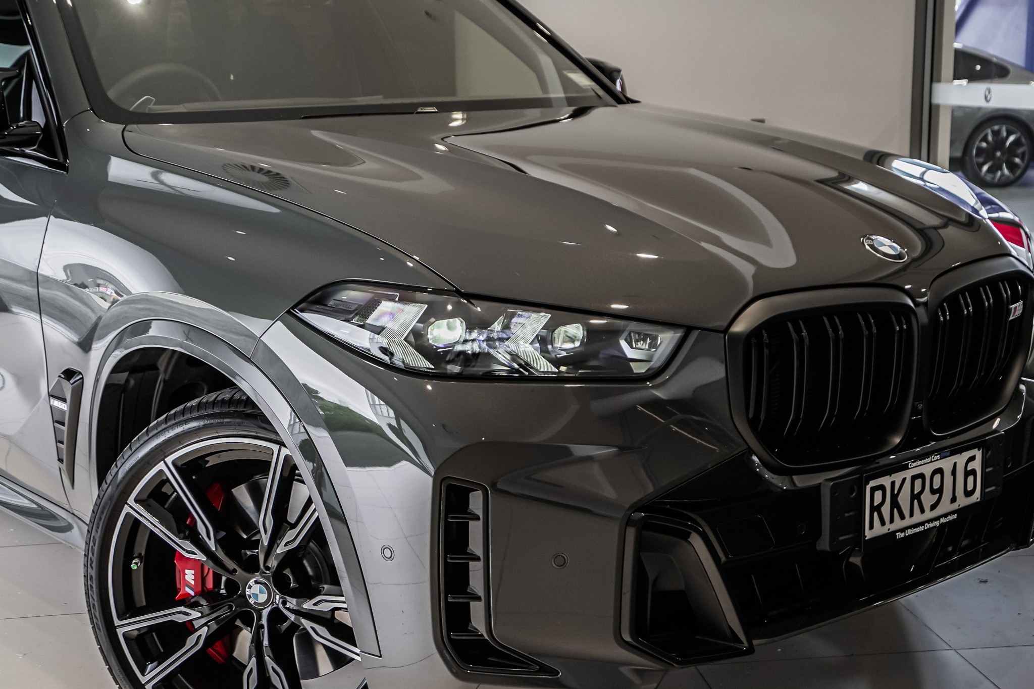 BMW X5 M60i
