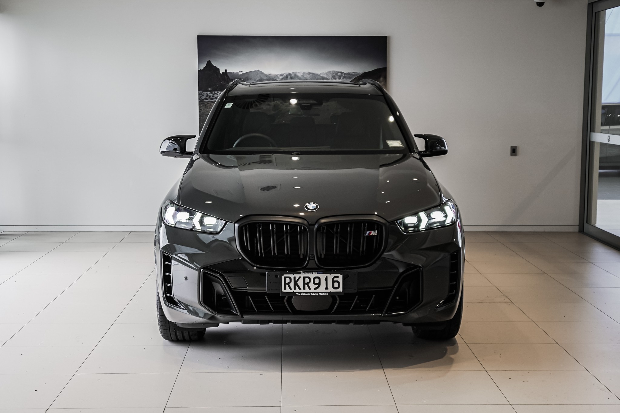 BMW X5 M60i