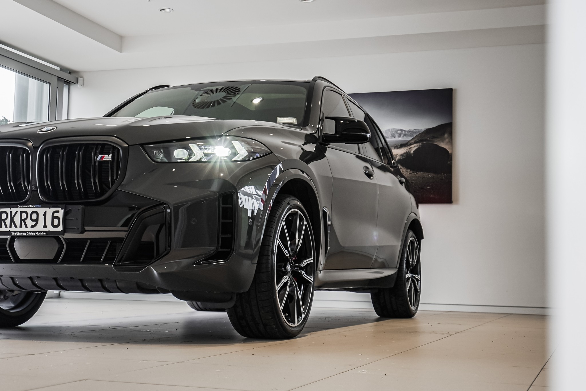 BMW X5 M60i