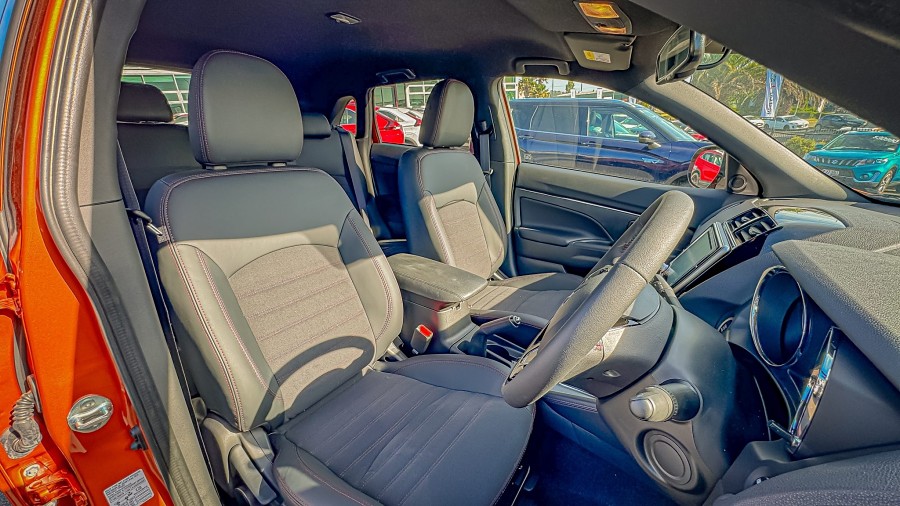 2025 Mitsubishi ASX 8