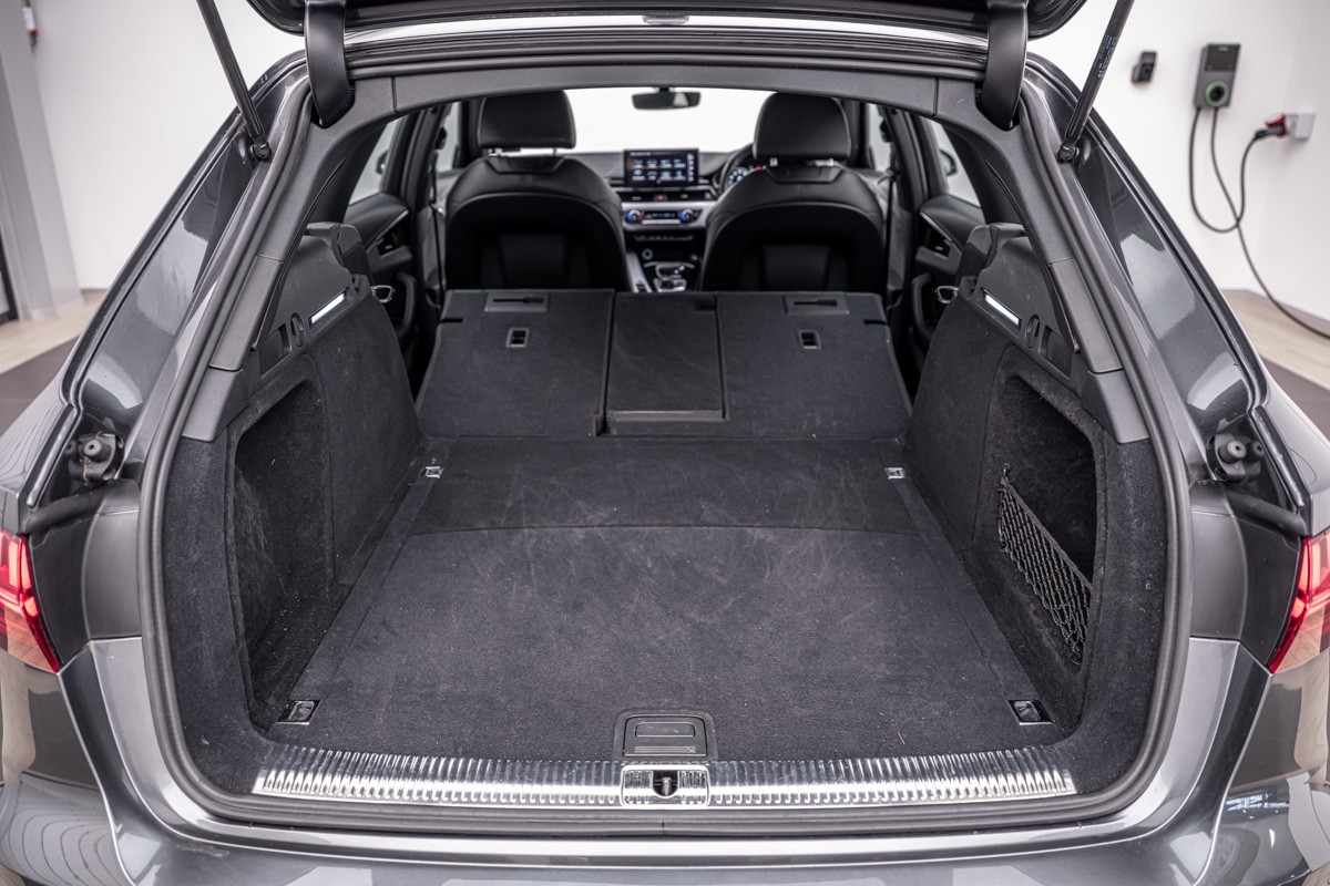Audi A4 AVANT 2.0 TFSI QUATTRO S-LINE