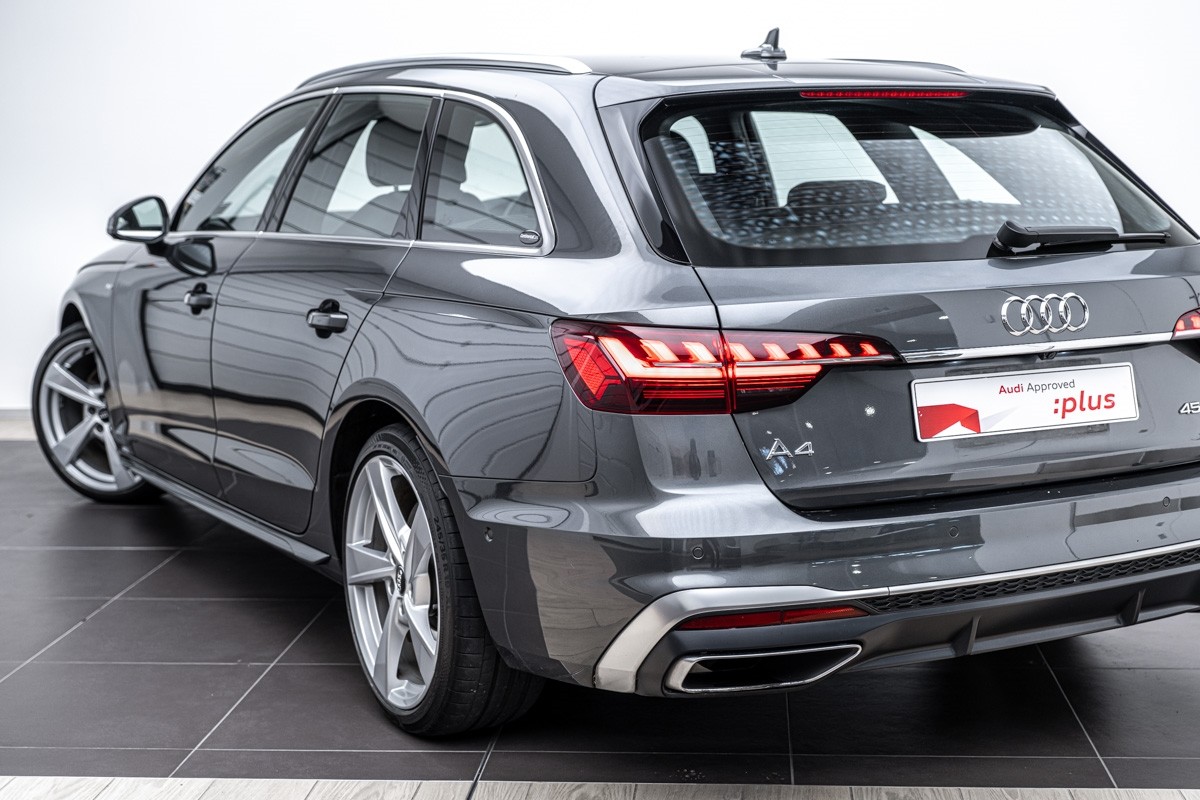 Audi A4 AVANT 2.0 TFSI QUATTRO S-LINE