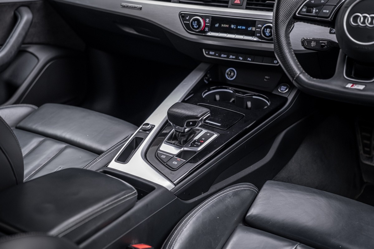 Audi A4 AVANT 2.0 TFSI QUATTRO S-LINE