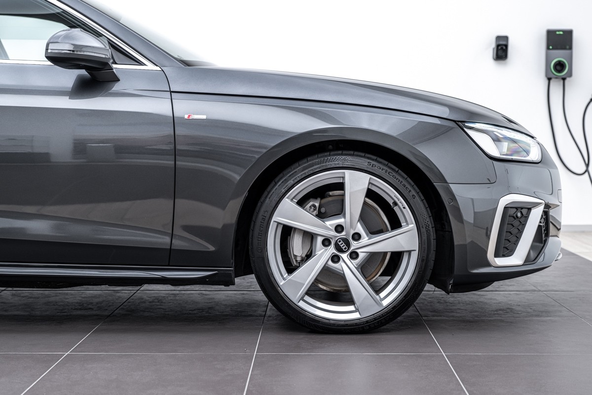 Audi A4 AVANT 2.0 TFSI QUATTRO S-LINE