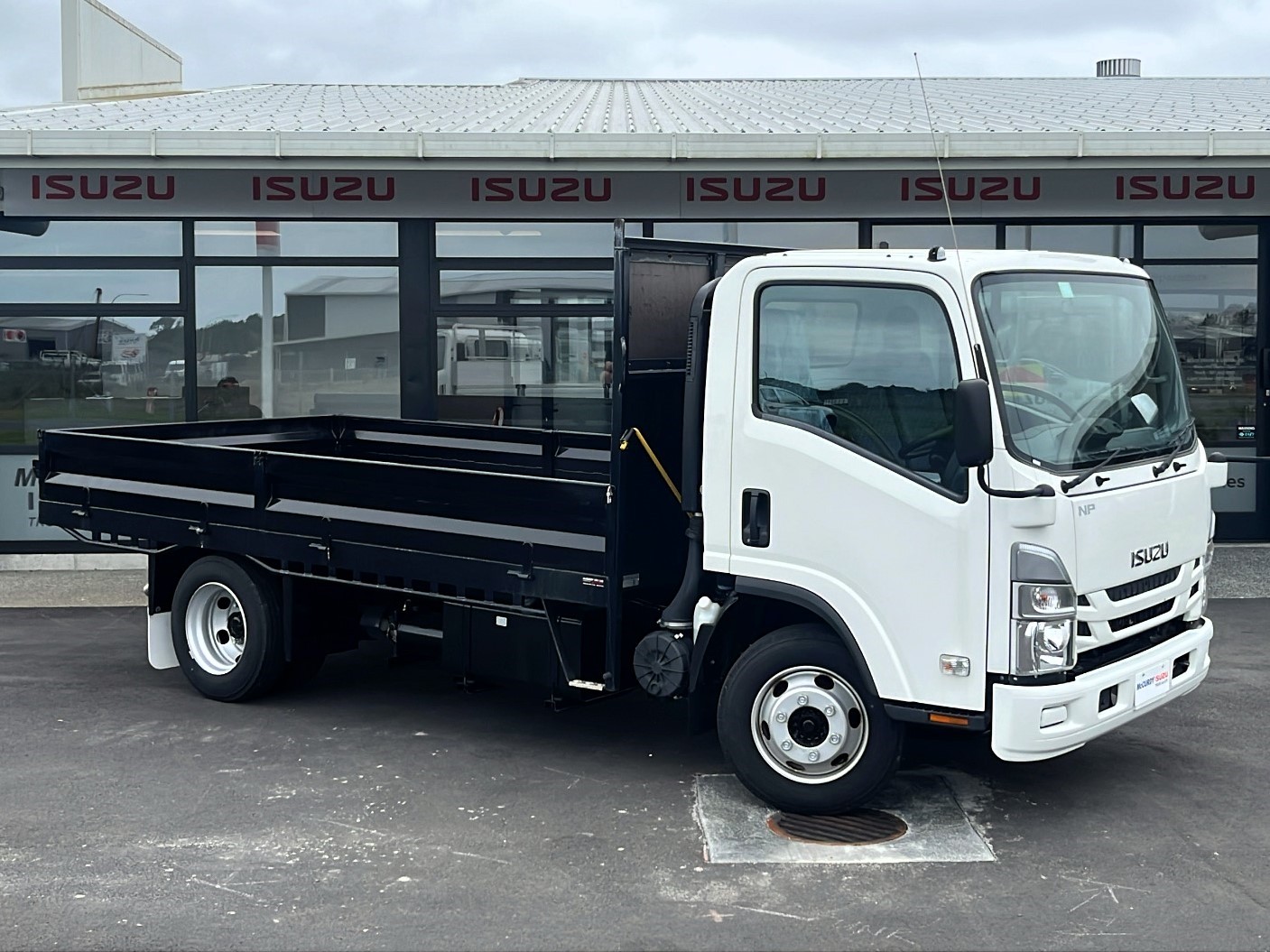 2025 Isuzu NPR350M AMT Drop Side Tipper