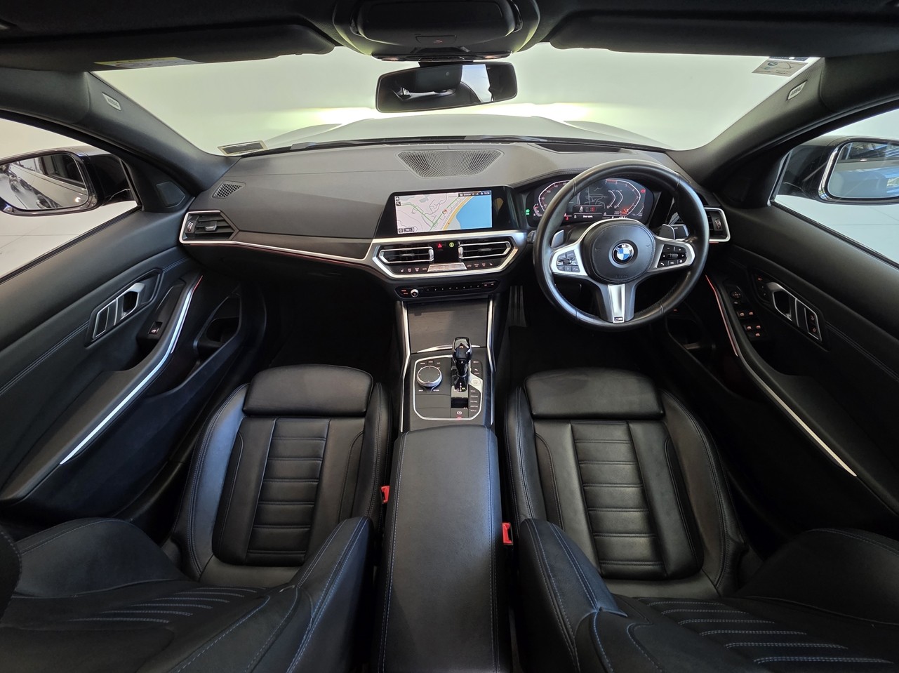 BMW 320i Sedan M-Sport