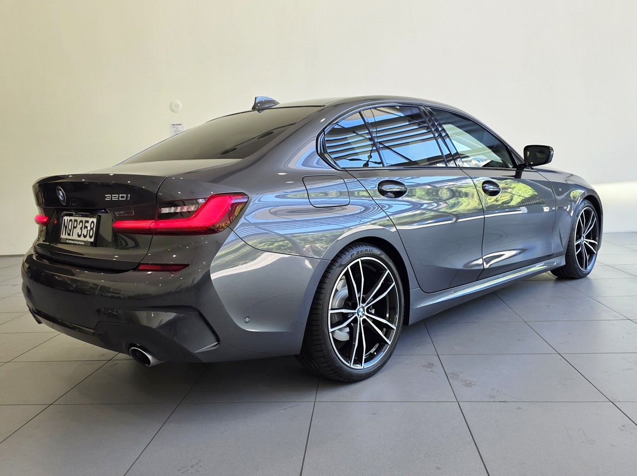 BMW 320i Sedan M-Sport