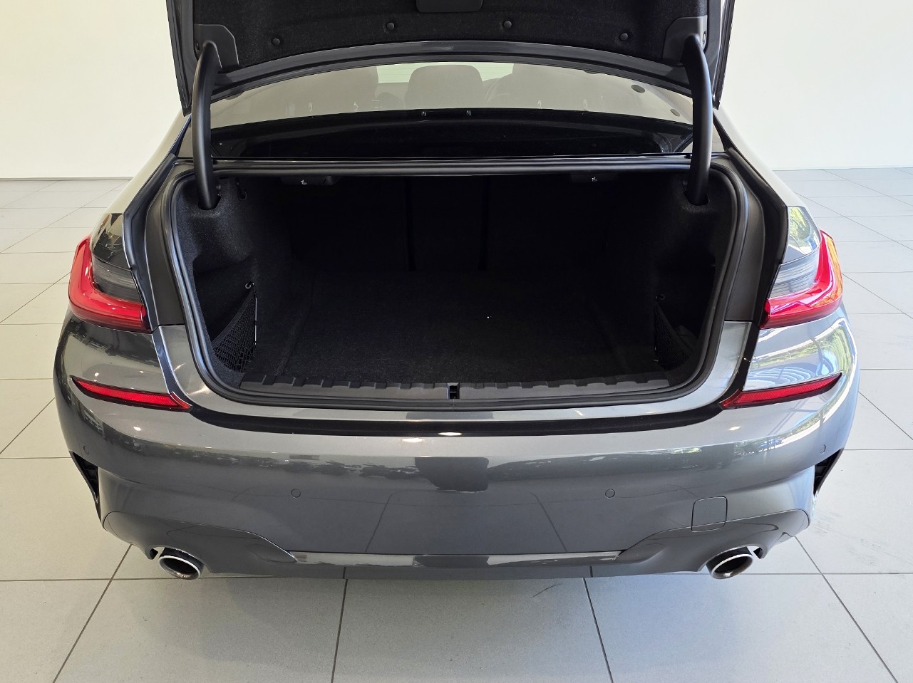 BMW 320i Sedan M-Sport