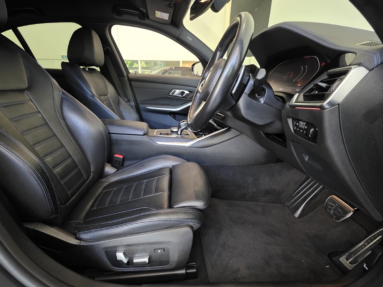 BMW 320i Sedan M-Sport