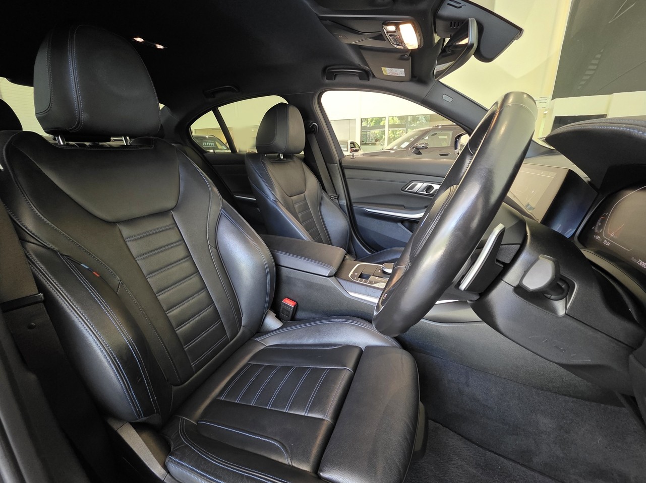 BMW 320i Sedan M-Sport