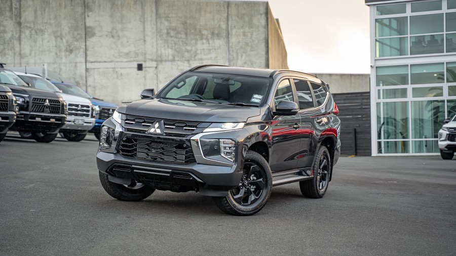 2025 Mitsubishi Pajero Sport 1