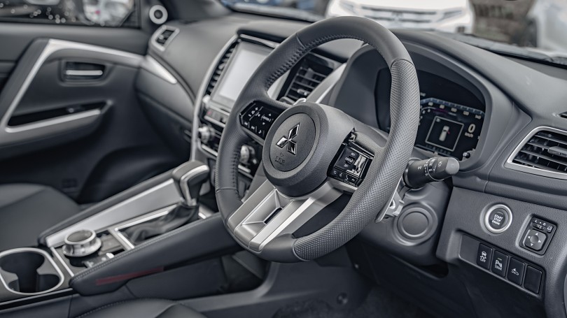 2025 Mitsubishi Pajero Sport 6