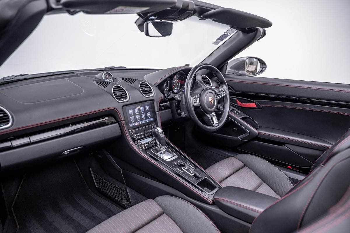 Porsche 718 Boxster T