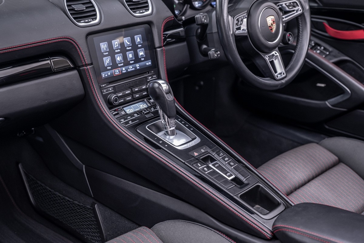 Porsche 718 Boxster T