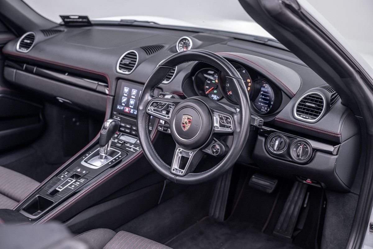 Porsche 718 Boxster T