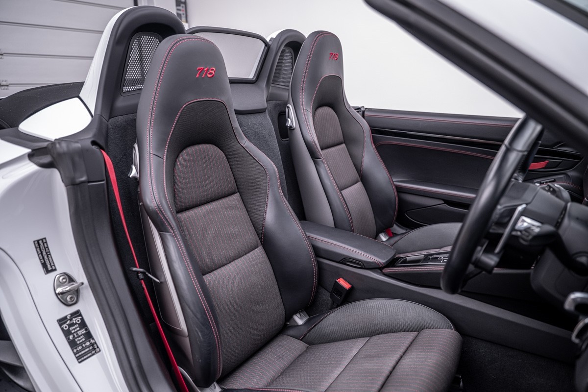 Porsche 718 Boxster T