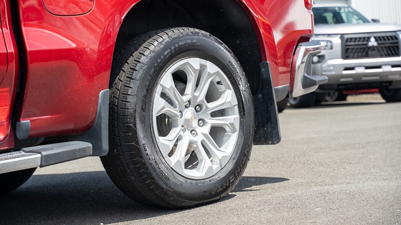 2023 Chevrolet Silverado 7