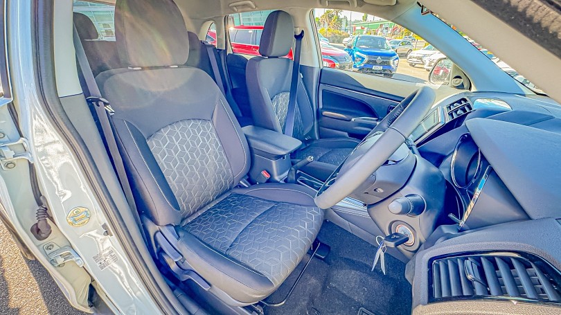 2025 Mitsubishi ASX 8