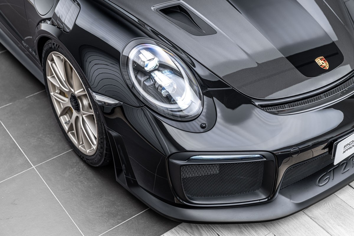 Porsche 911 GT2 RS (991.2)