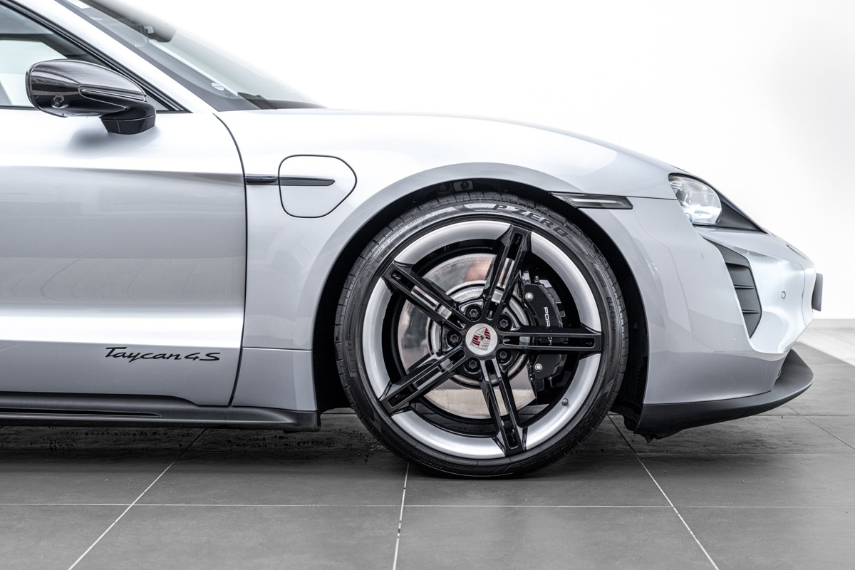 Porsche Taycan 4S (J1)