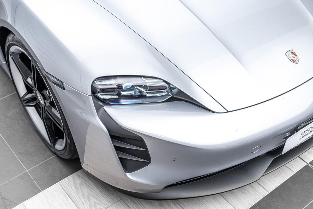 Porsche Taycan 4S (J1)