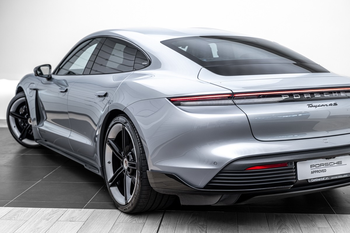 Porsche Taycan 4S (J1)