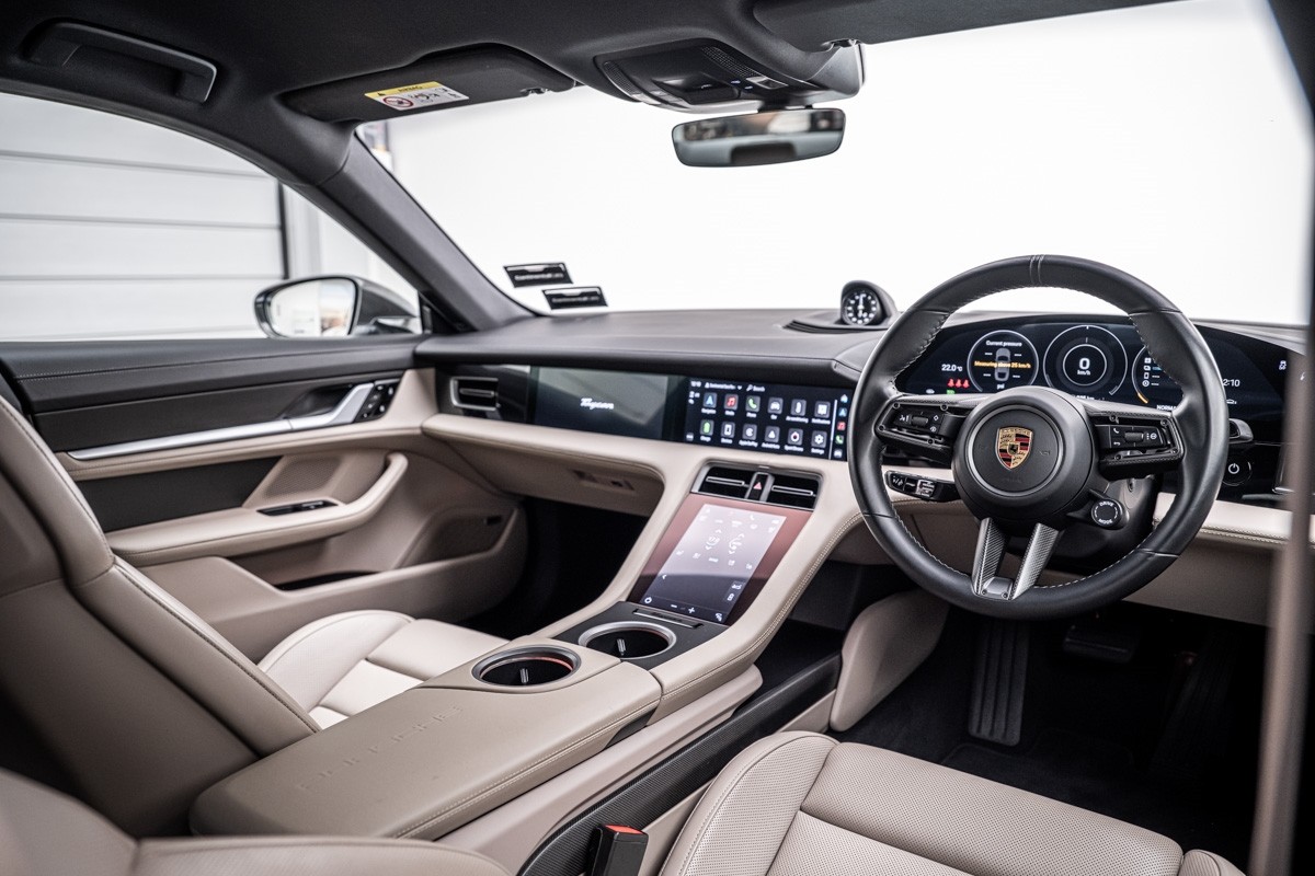 Porsche Taycan 4S (J1)