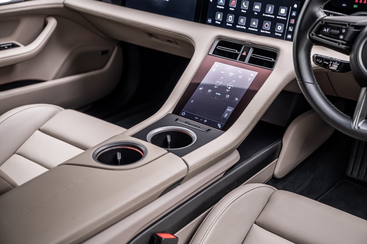 Porsche Taycan 4S (J1)