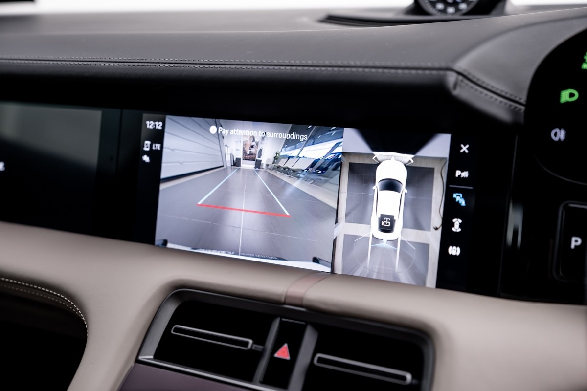 Porsche Taycan 4S (J1)