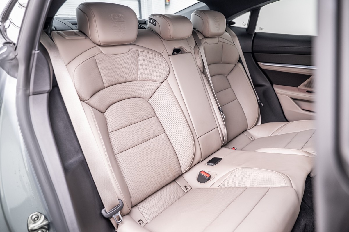 Porsche Taycan 4S (J1)