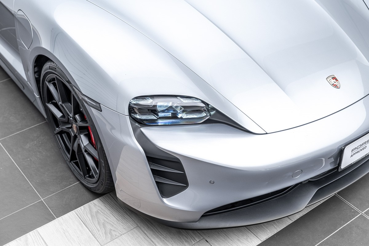 Porsche Taycan GTS (J1)