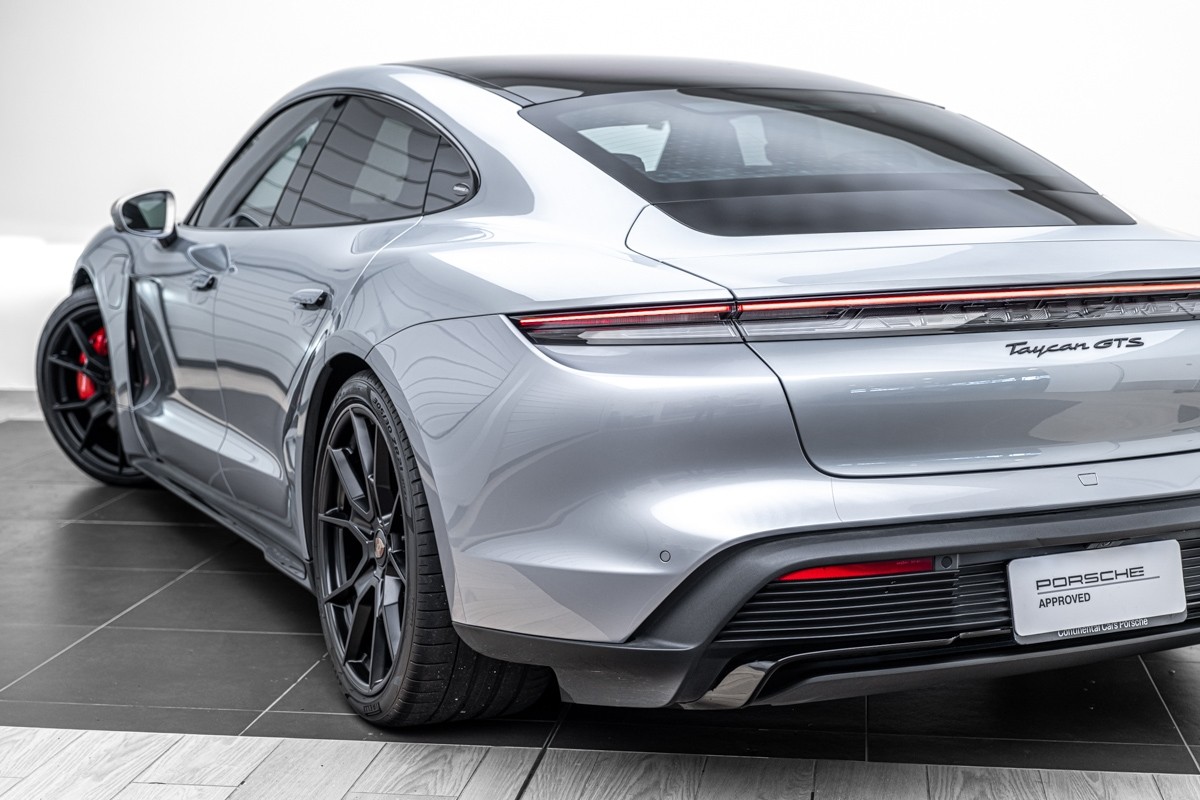 Porsche Taycan GTS (J1)