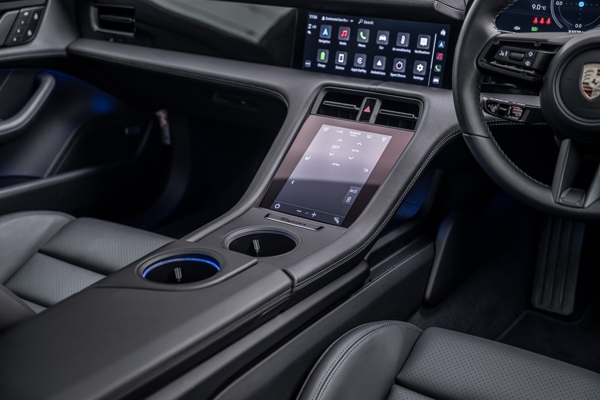 Porsche Taycan GTS (J1)