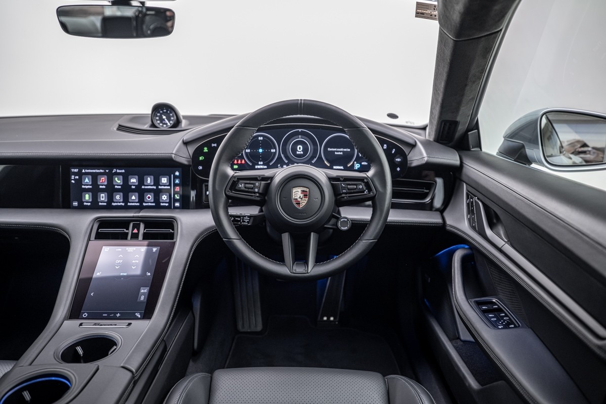 Porsche Taycan GTS (J1)