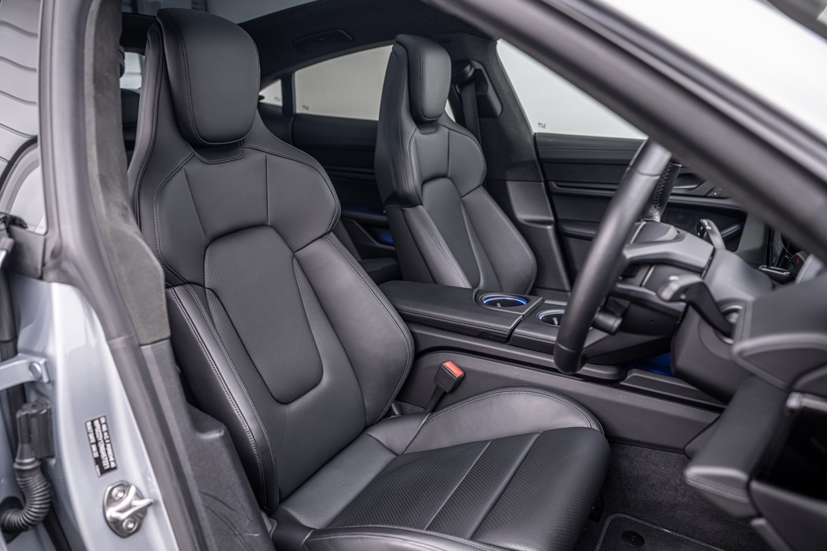 Porsche Taycan GTS (J1)