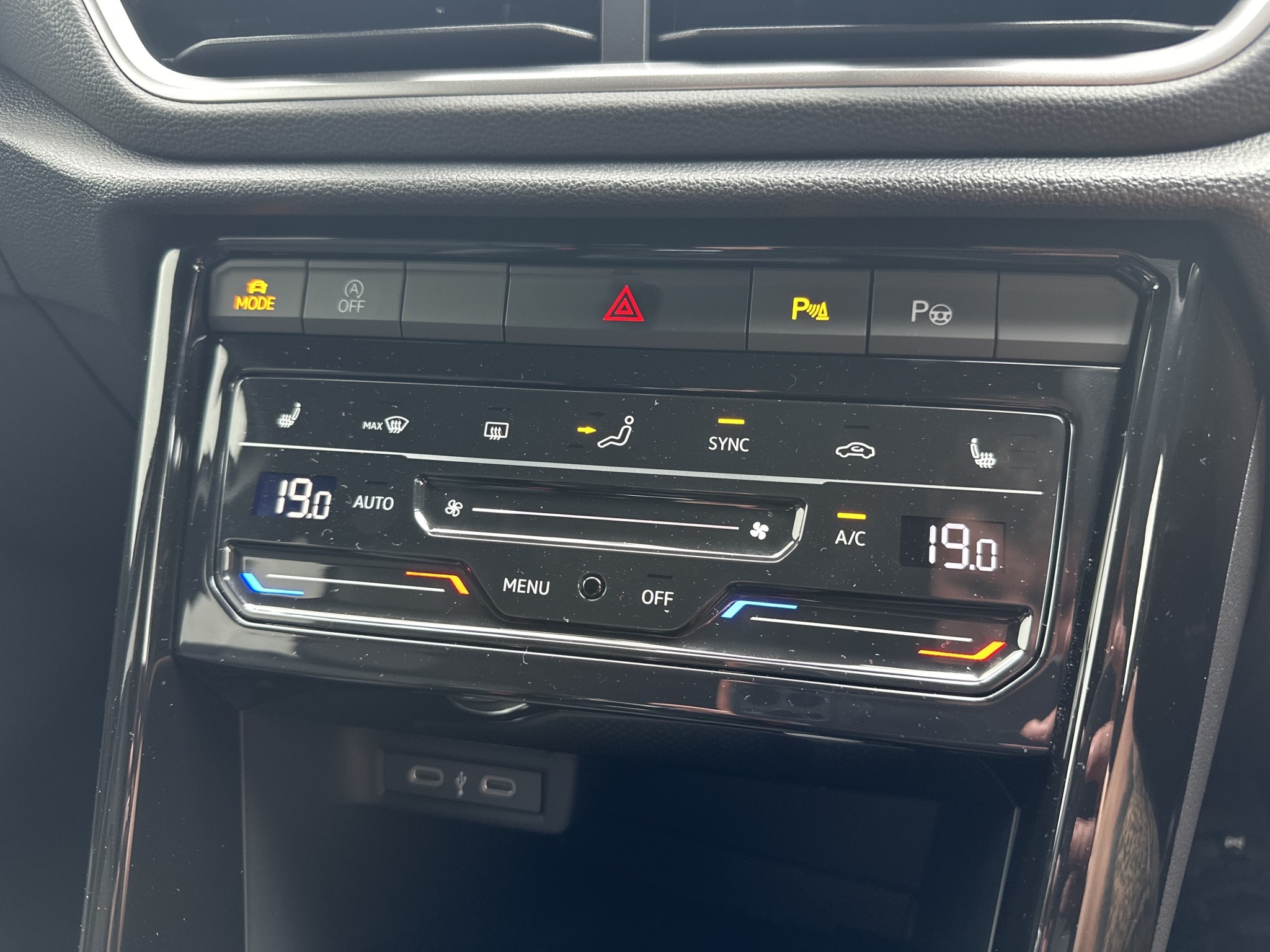 Volkswagen T-Roc 2WD R-LINE