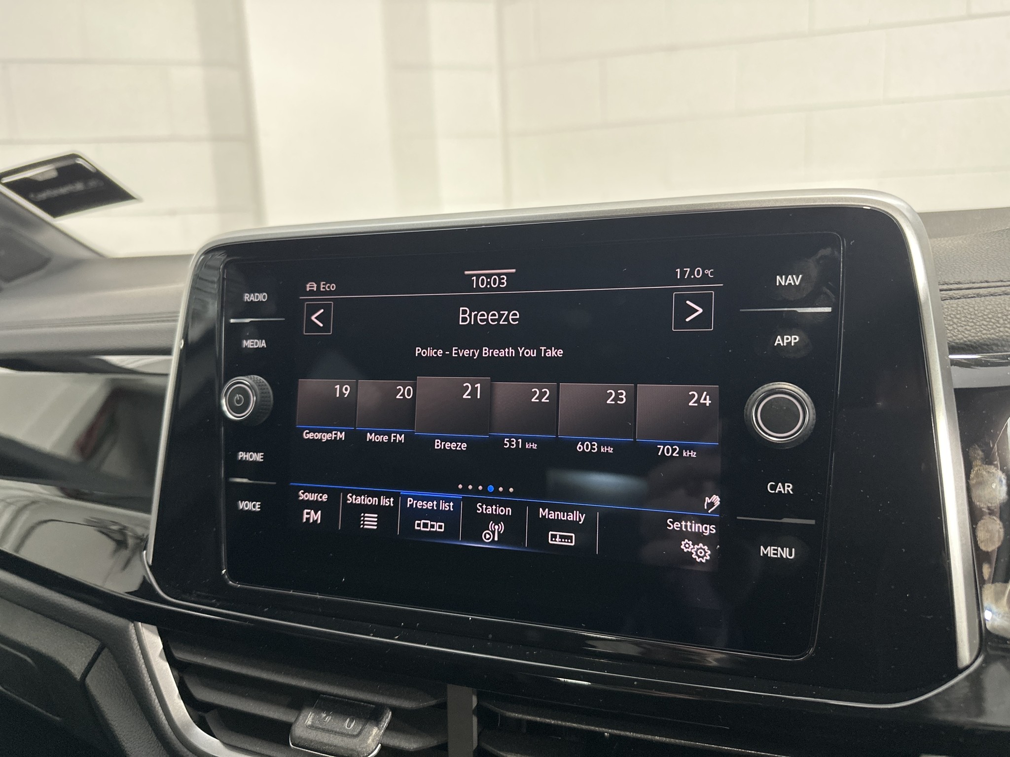 Volkswagen T-Roc 2WD R-LINE