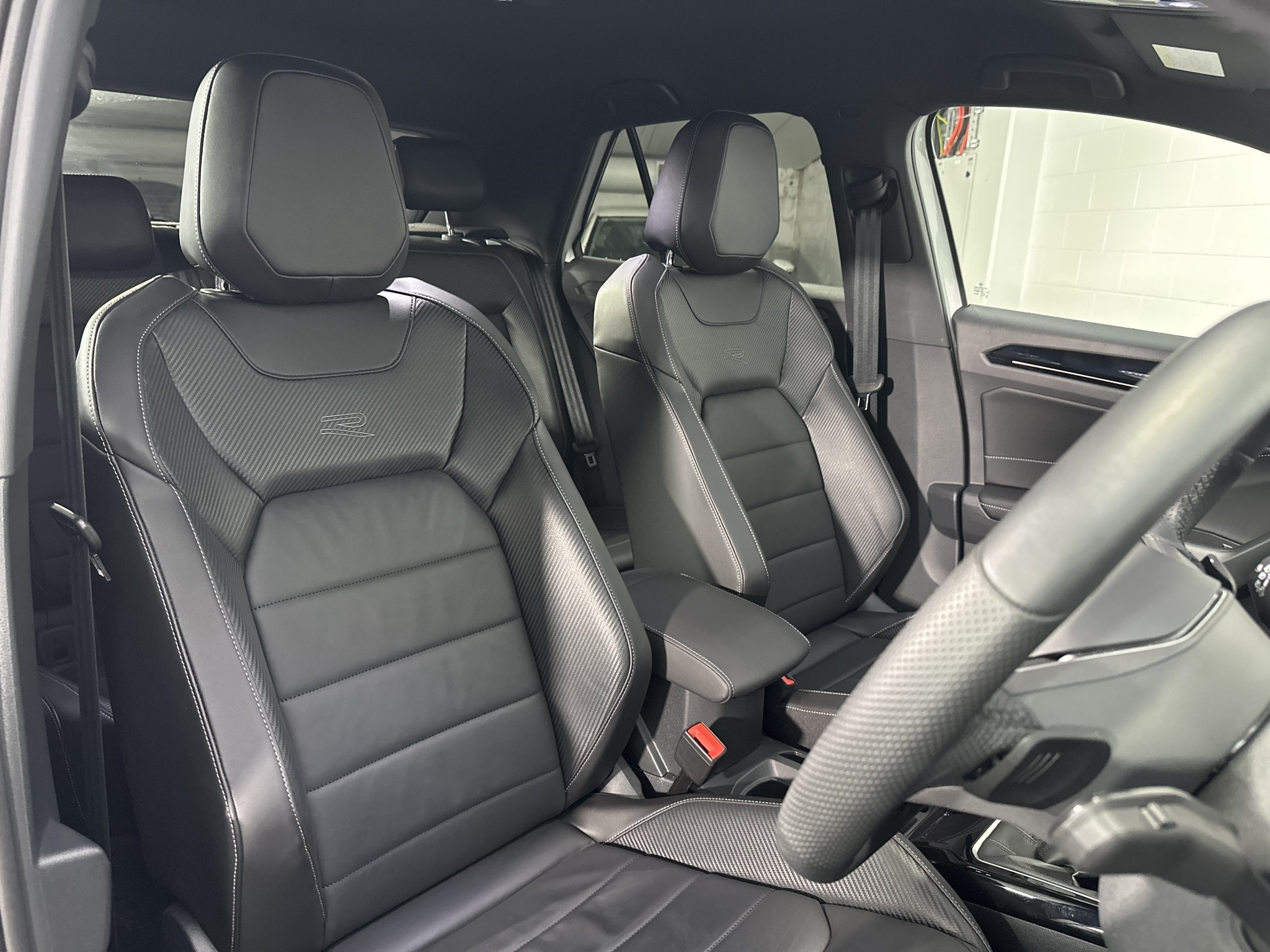 Volkswagen T-Roc 2WD R-LINE