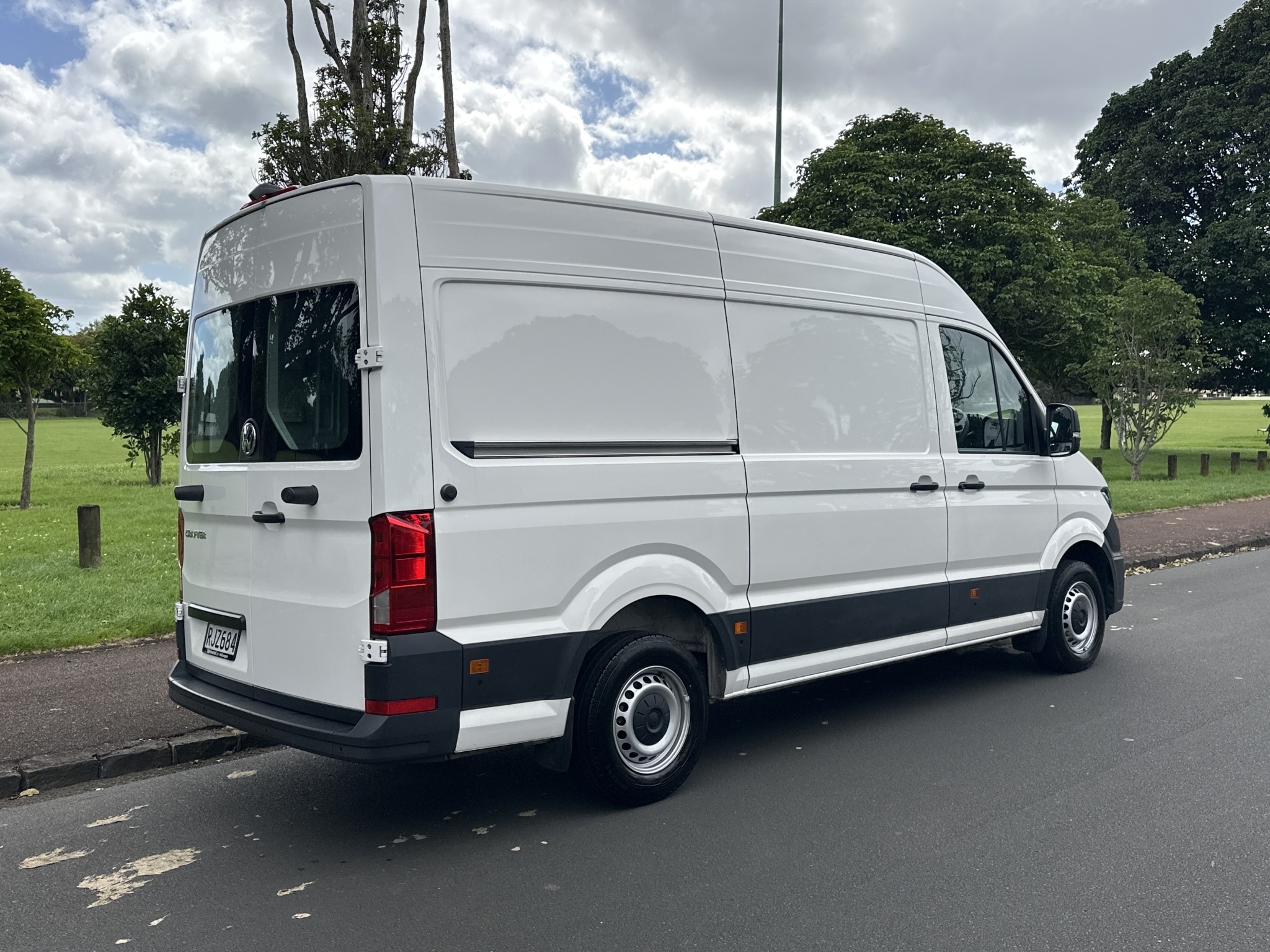 Volkswagen Crafter 35 103KW MWB AUTO