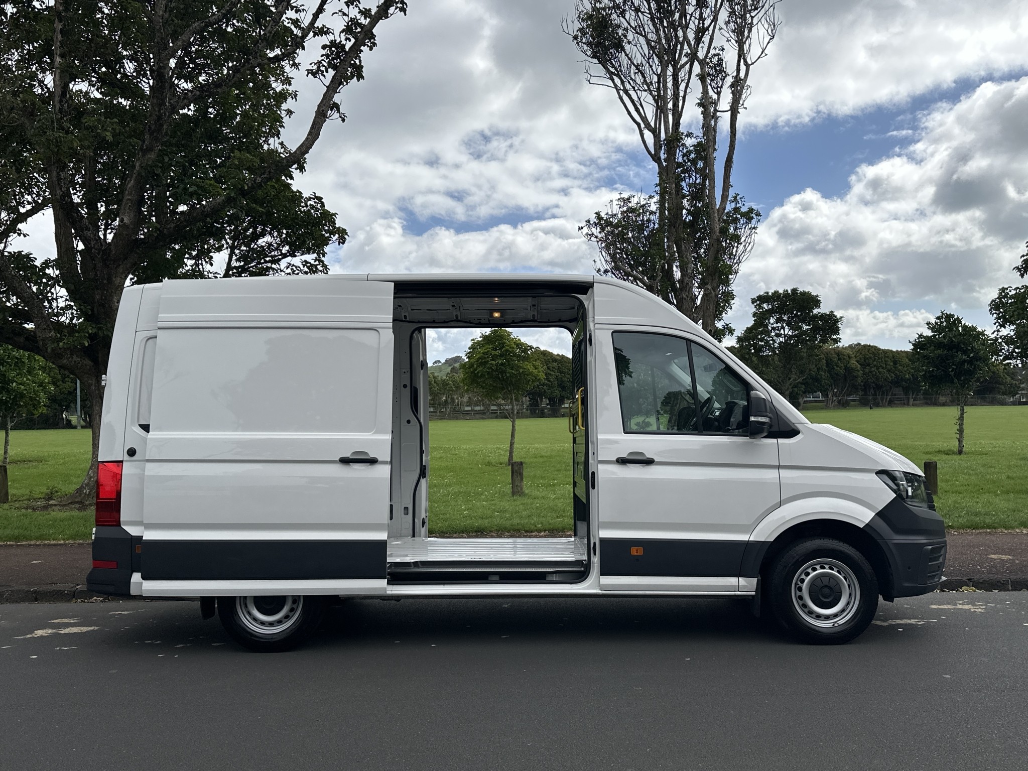 Volkswagen Crafter 35 103KW MWB AUTO