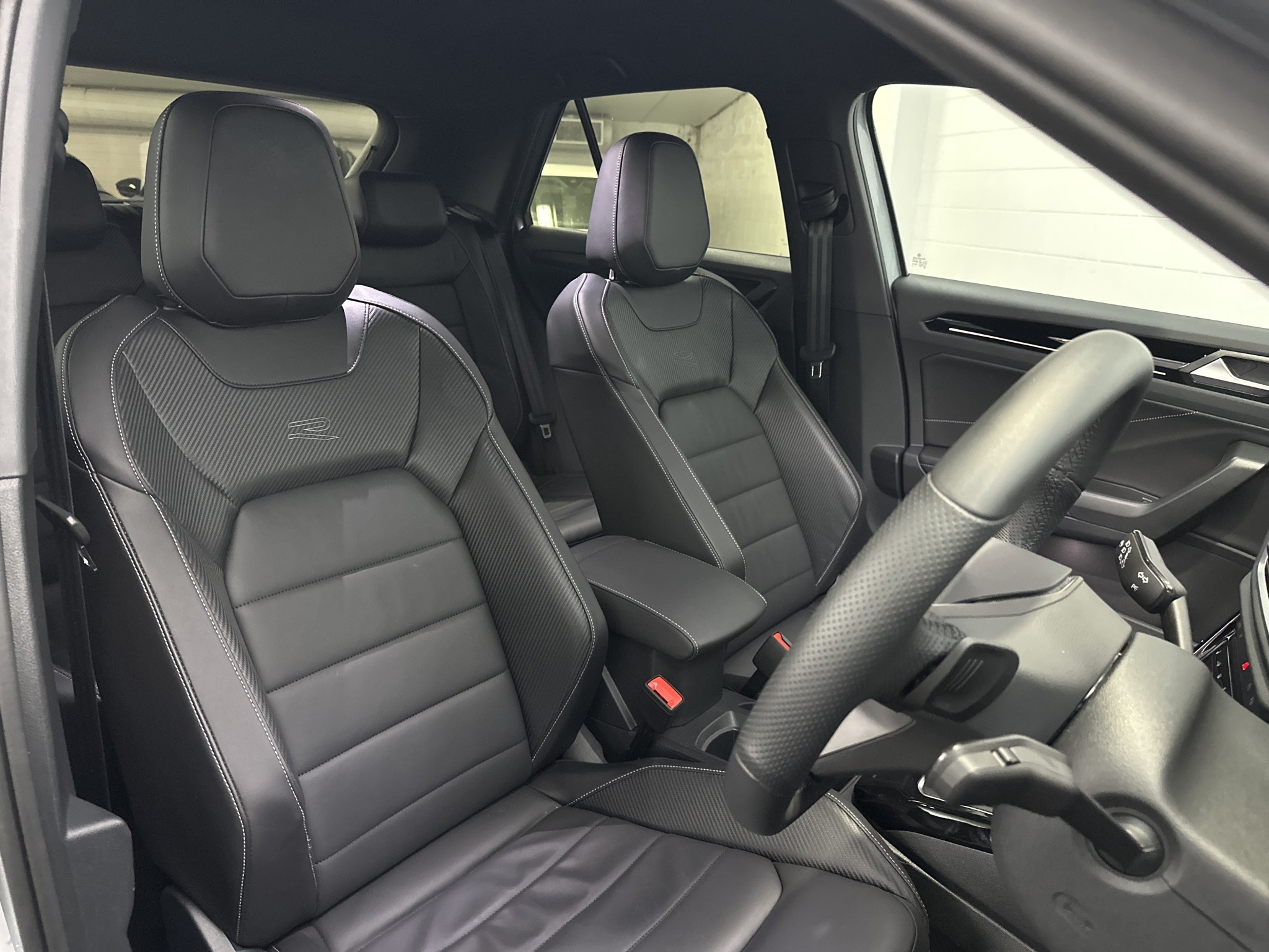 Volkswagen T-Roc 2WD R-LINE