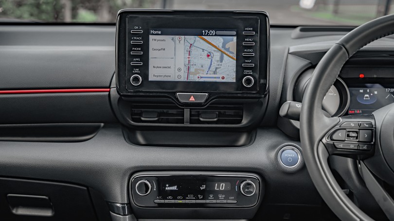 2022 Toyota Yaris 15