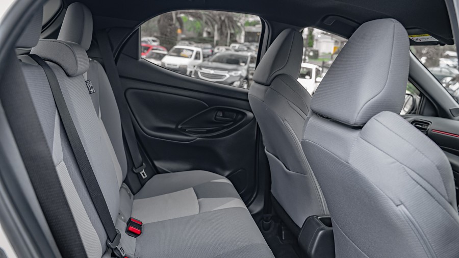 2022 Toyota Yaris 16